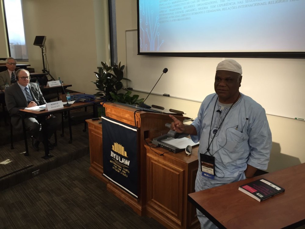 O professor Ivanir dos Santos foi o único brasileiro a participar do painel referente América Latina