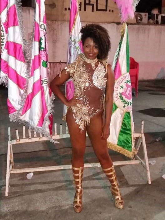 Rainha de bateria da Unidos do Jacarezinho Larissa Miguel