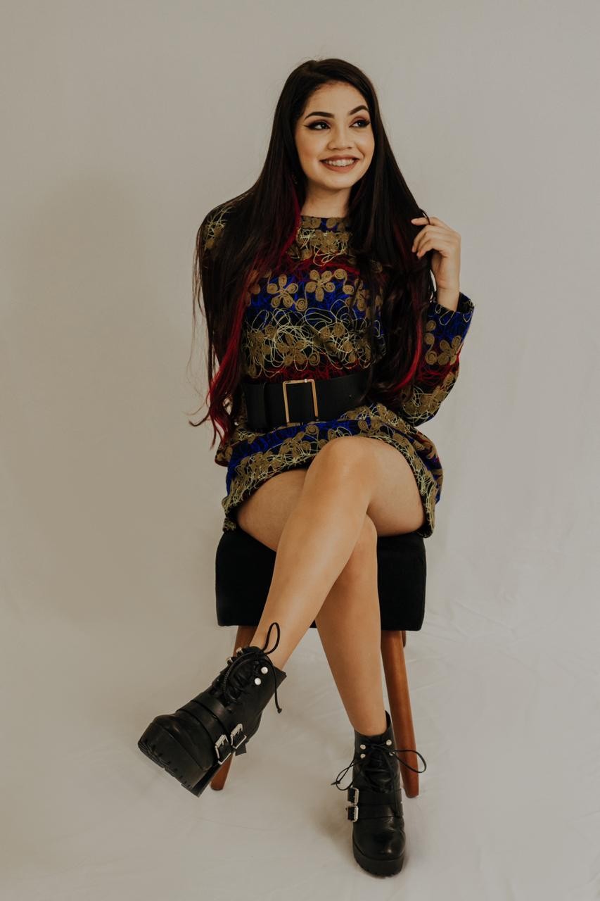 Virgem, foi a primeira música de sucesso da funkeira Mc Henny