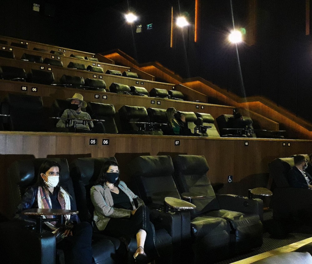 Comitiva do Estado acompanha sessão de cinema com novo protocolo para reabertura do setor no Rio - Foto: Fred Pontes 