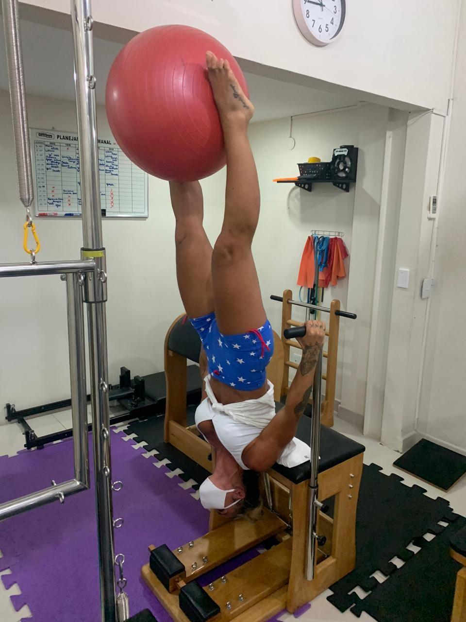 Aeropilates fortalece o corpo todo, melhora a postura e a flexibilidade - Fotos / Divulgação 