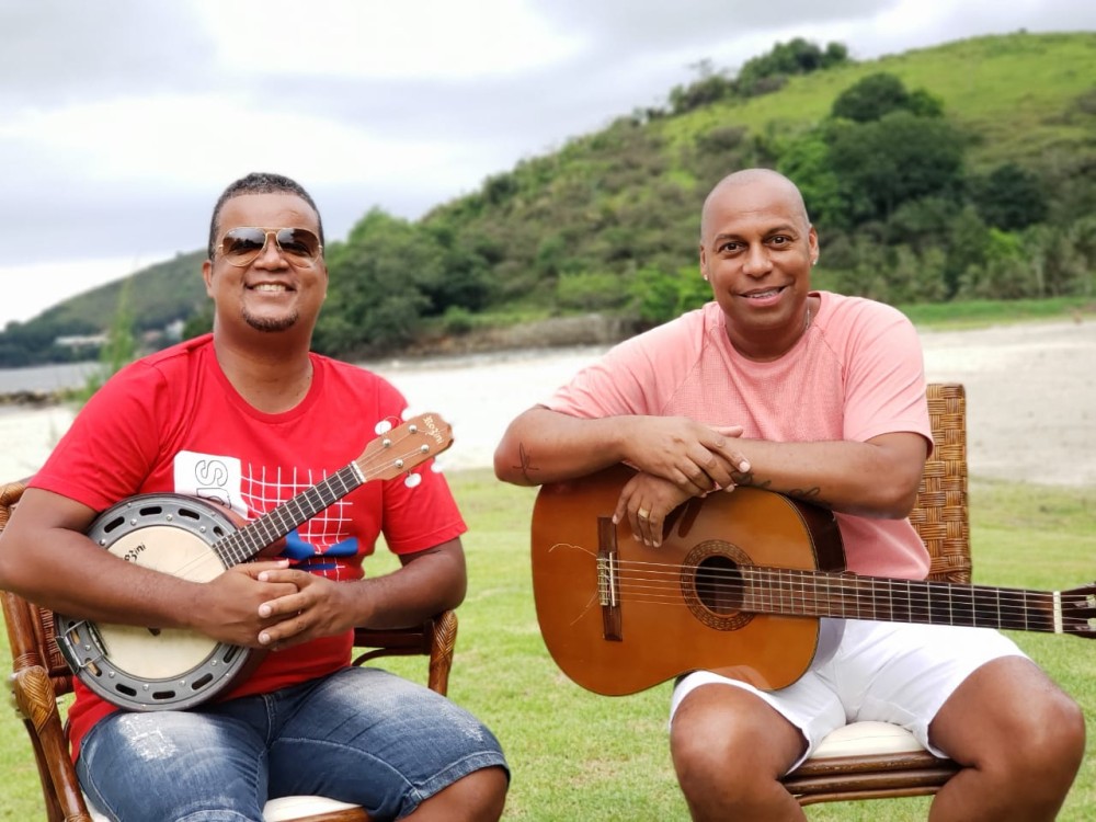Uma parceria envolve vantagens mútuas, que podem ser exclusividade para os cantores Alex Ribeiro e Décio Luiz - Foto / Divulgação 