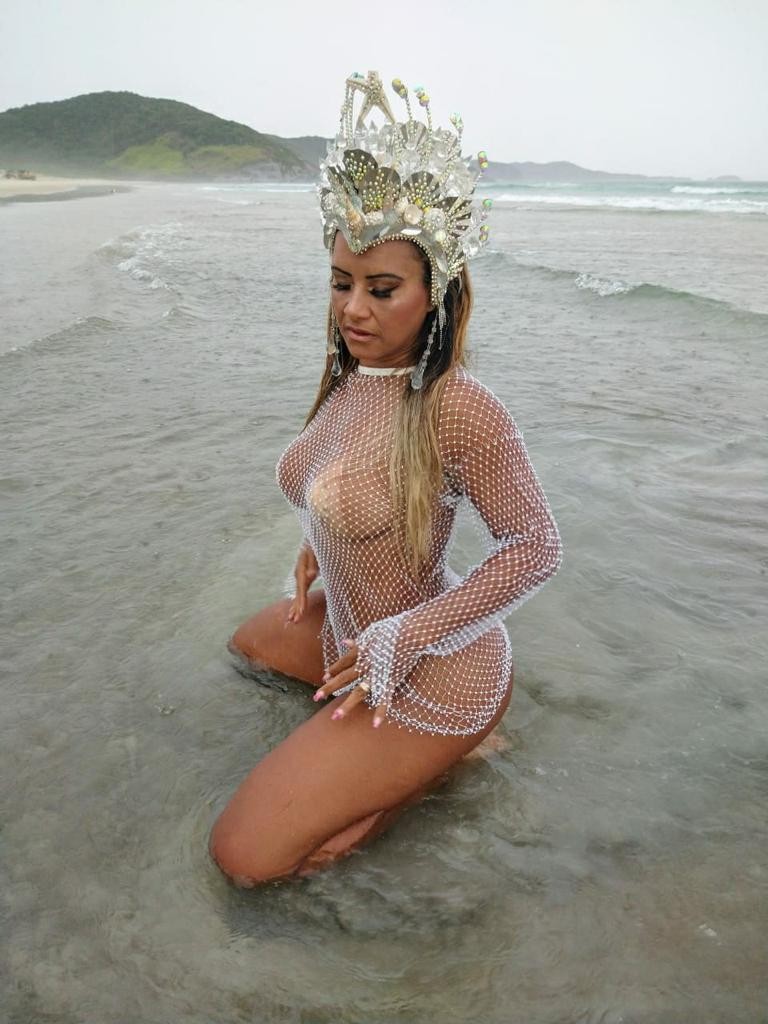 Muitas novidades em breve! Da nossa queridíssima Rainha Patrícia Barros - Foto / Divulgação 