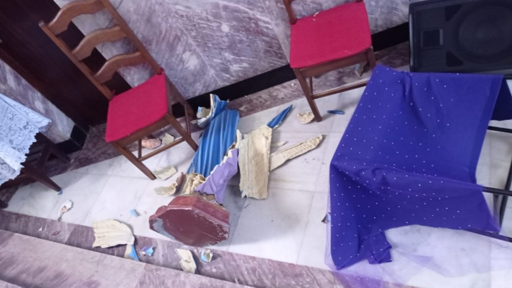 A Igreja São Judas Tadeu, no bairro Mosela, da Diocese de Petrópolis, foi vítima de vandalismo na quarta-feira (24) - Foto / Divulgação 