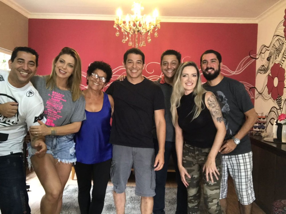 A família exibiu orgulhosamente os seus 