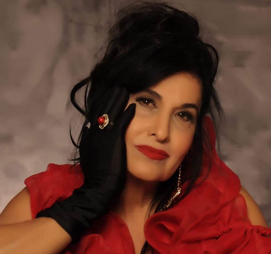 Em junho, clássico da bossa nova se junta a outros dois videoclipes da cantora, 
