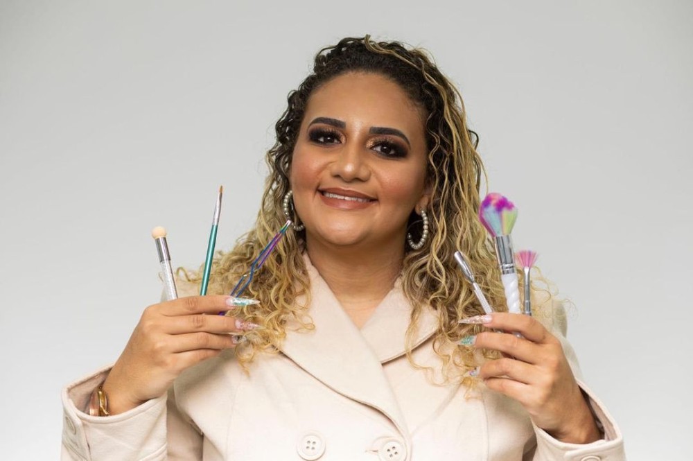 As unhas viraram, praticamente, um acessório para as mulheres, já que até ajudam a compor o look - Foto: Reprodução / Instagram 