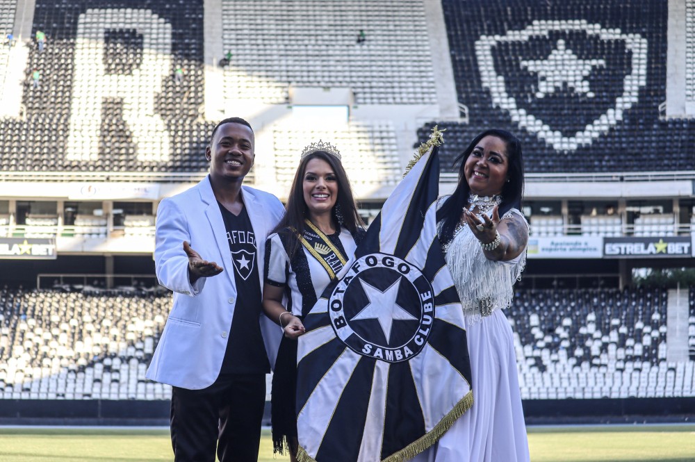 Torcedora do Glorioso, ela aceitou o convite para reinar à frente da Ritmo Alvinegro em 2022 - Foto: Emerson Pereira 