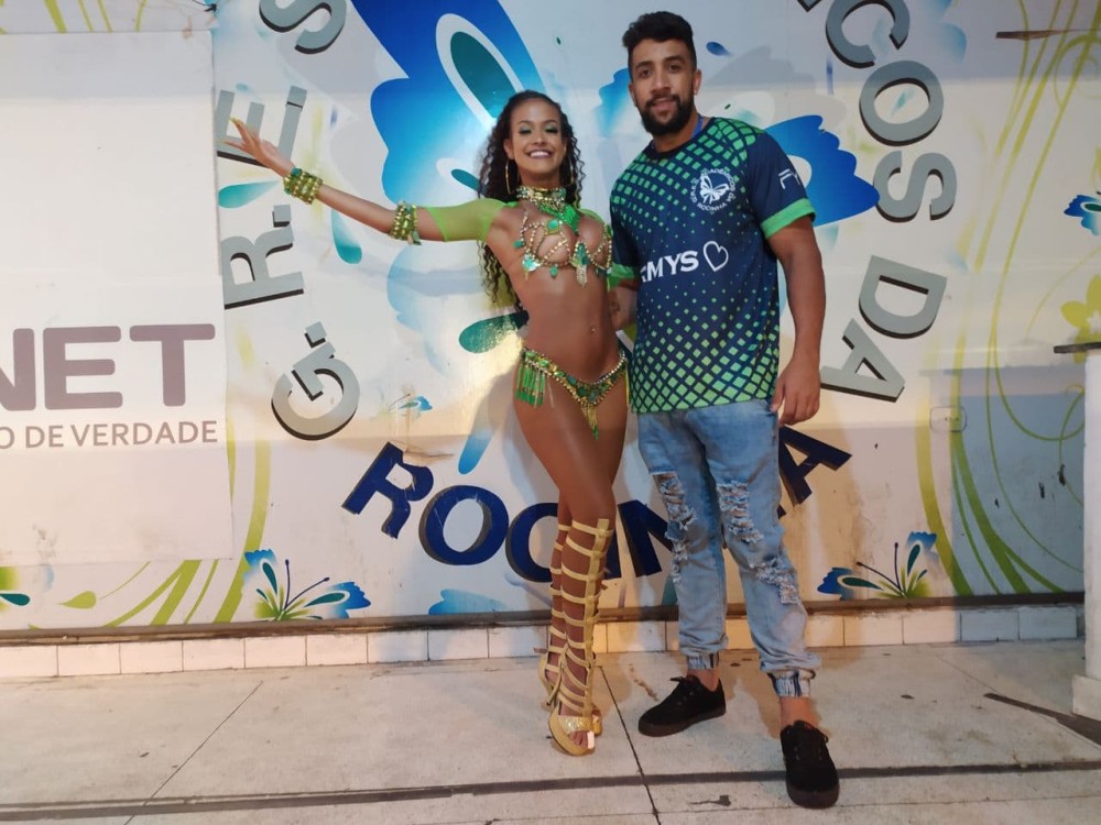 Cria da maior comunidade da América Latina, Tatiana Rosa passa de passista a Rainha de Bateria da Ritmo Avassalador - Foto: Divulgação 