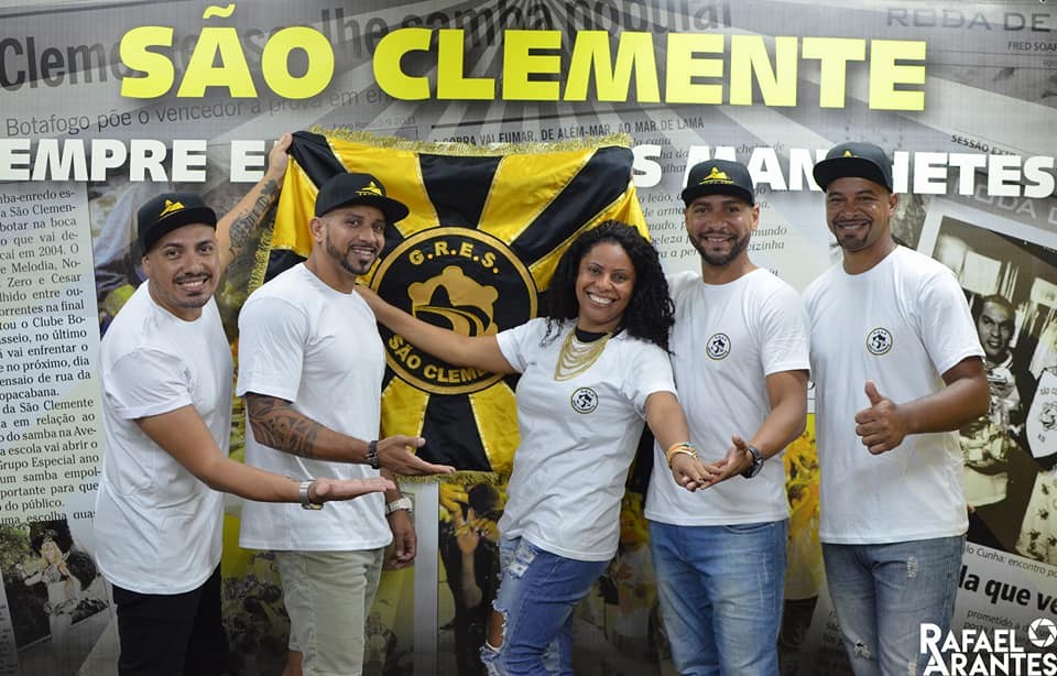 A São Clemente acertou a chegada de Junior Scapin para ser o novo líder da comissão de frente e da porta-bandeira Giovanna Justo - Foto: Rafael Arantes