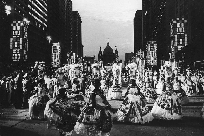 Brasil, Rio de Janeiro, RJ. Desfile na Avenida Presidente Vargas no Rio de Janeiro das escolas de samba. Na foto a Acadêmicos do Salgueiro, que ficou um ponto atrás da Portela, que ficou com o primeiro lugar. - Crédito:ARQUIVO/AGÊNCIA ESTADO/AE/Codigo ima