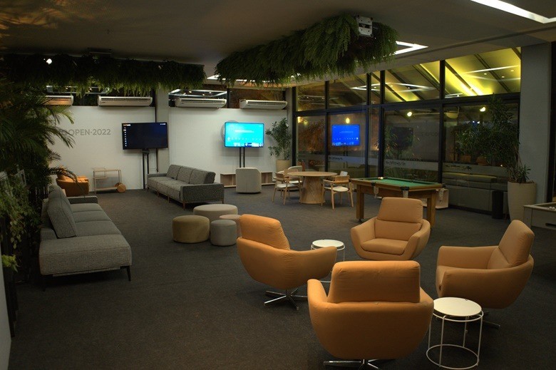Players' Lounge by Lider Interiores - Foto: Gilbert Dutra dsa Silva 