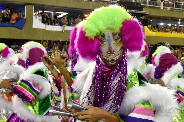 Bateria da Mangueira - Foto: blog de Uruguaiana