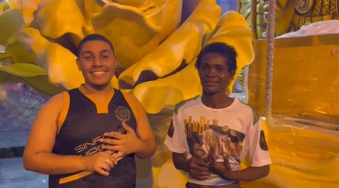 Adriana da Costa Salles viralizou na web após ser registrada dançando o Samba de Quilombo durante ensaio técnico - Foto: Divulgação Império da Tijuca