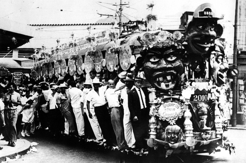 Brasil, Rio de Janeiro, RJ. Festa de Carnaval com um bonde enfeitado como carro alegórico, no Bloco Unidos da Cidade. - Crédito:ARQUIVO/AGÊNCIA ESTADO/AE/Codigo imagem:4972