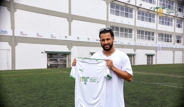 Surfista ítalo Ferreira fala sobre planos para projeto social em visita ao Instituto de Neymar - Foto: Divulgação 