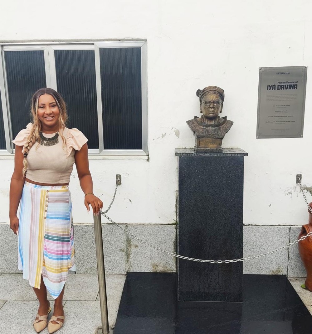 Lilian Brito foi conhecer pessoalmente o terreiro de Mãe Meninazinha de Oxum - Foto: Divulgção