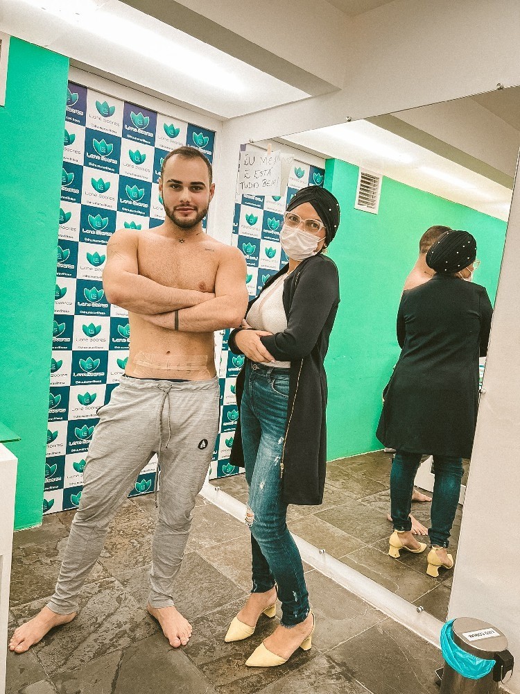 Nivaldo ao lado da Dra Lane - Foto: Divulgação 