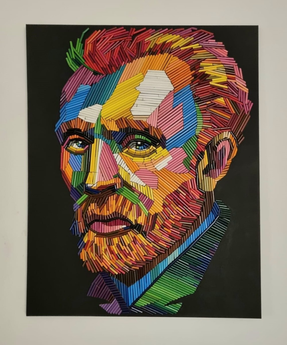 Marcos Lanzieiro, obra foi feita a partir de lápis coletados nos programas de reciclagem da TerraCycle 