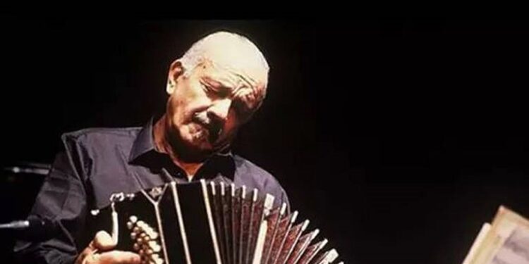 Sensibilidade e harmonia: Astor Piazzolla é destaque da nova exposição virtual do Theatro Municipal do Rio