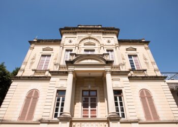 Pessoas de todas as idades. Atividades virtuais gratuitas são oferecidas pelo Museu da Energia