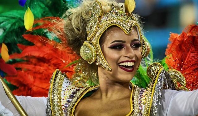 Contratada! União do Parque Curicica anuncia sua nova 1a porta-bandeira, Rayara Monnier