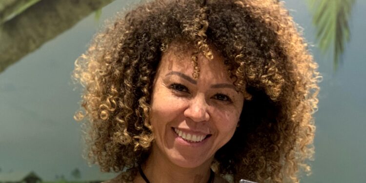 Um brinde à vitória! Luciana Lemos tem vida contada em livro sobre mulheres empreendedoras