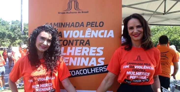Cristiane Machado e Luiza Brunet participam de Caminhada pelo Fim da Violência contra as Mulheres