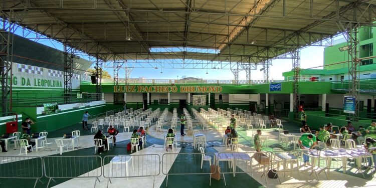 #SOSPETROPOLIS – Imperatriz arrecada roupas e alimentos para Petrópolis