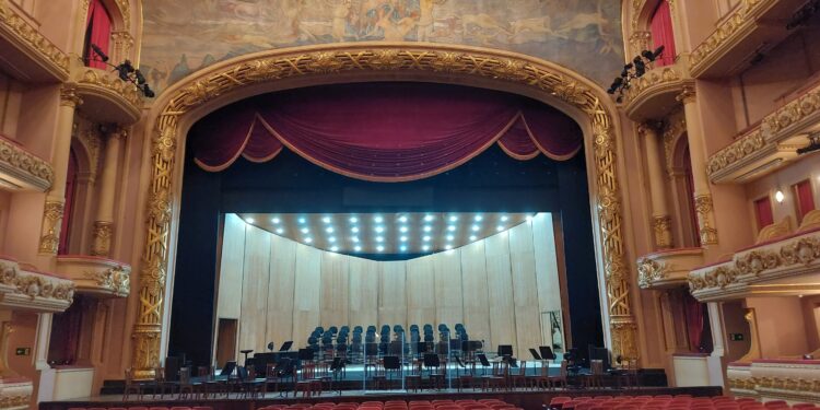 Abram as cortinas! Conheça os cinco maiores teatros do Brasil