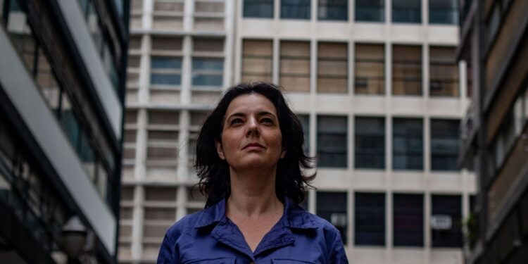 Gaúcha radicada em São Paulo, Vanessa Longoni lança o EP ‘Tudo Tinha Ruído’