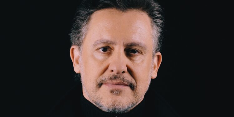 Primeiro álbum do produtor: Rick Bonadio lança o novo single “I Didn’t Know”