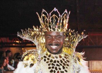 Até a próxima! Wallace Guedes passa faixa de Rei Momo do Carnaval de BH