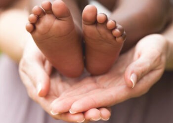 Amor em atitude: Brasil tem oito famílias prontas para adotar por cada criança disponível
