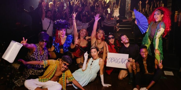 Única apresentação: Cabaret Burlesco chega à Barra da Tijuca em clima de Halloween