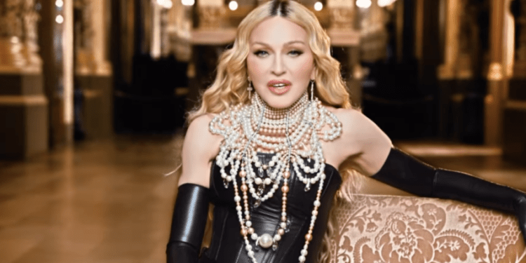 Madonna chega ao Rio. Show da Rainha do Pop promete ser histórico