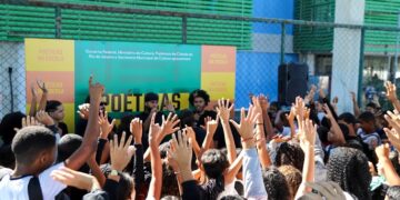 Poesia ao alcance de todos: Vem ai a 3ª edição do Projeto Poéticas na Escola