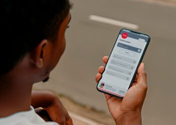 Instituto Coca-Cola Brasil lança app para facilitar acesso de jovens a formação e oportunidades de empregos